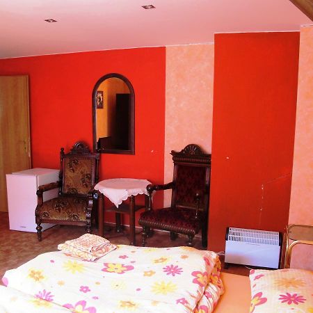 Hotel U Lisky Hostka  المظهر الخارجي الصورة
