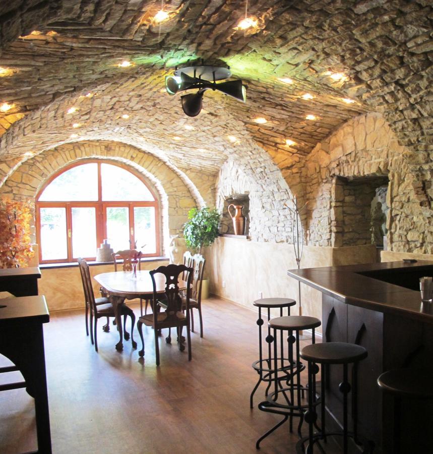 Hotel U Lisky Hostka  المظهر الخارجي الصورة