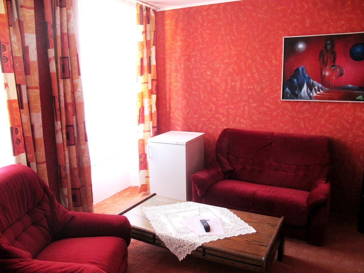 Hotel U Lisky Hostka  المظهر الخارجي الصورة
