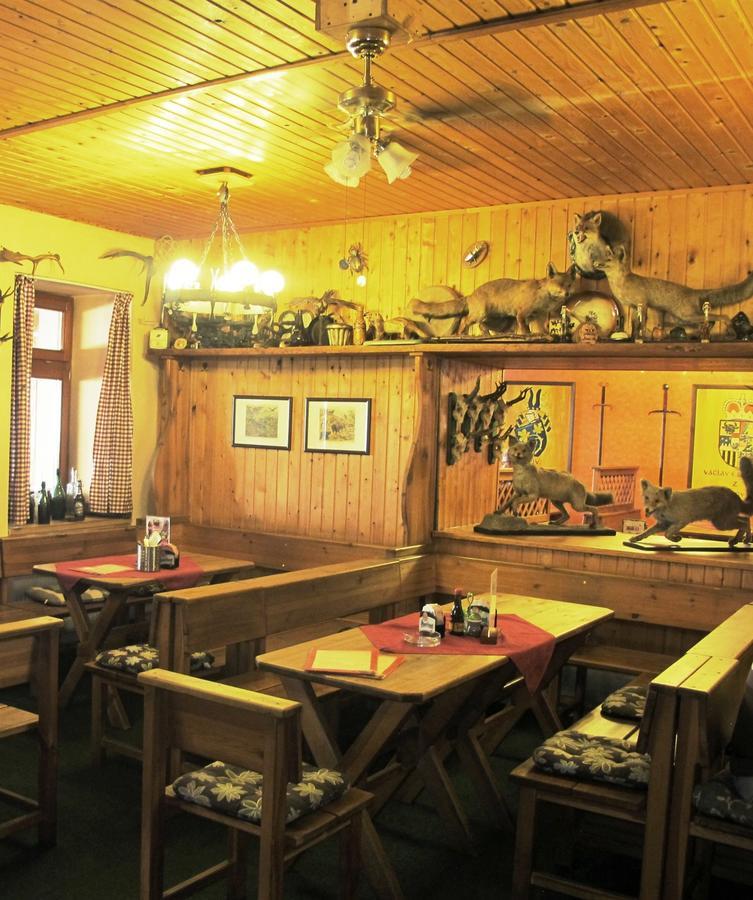 Hotel U Lisky Hostka  المظهر الخارجي الصورة